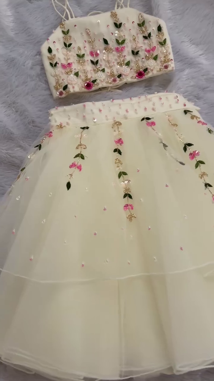 ✨ Blossom Pearl Embroidered Lehenga Set – Princess Garden Edition ✨ A dreamy floral fantasy crafted for little queens and young fashion lovers who adore elegance, sparkle, and fairy-tale charm. 🌸👑✨