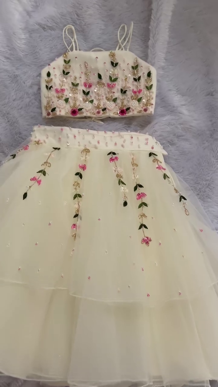 ✨ Blossom Pearl Embroidered Lehenga Set – Princess Garden Edition ✨ A dreamy floral fantasy crafted for little queens and young fashion lovers who adore elegance, sparkle, and fairy-tale charm. 🌸👑✨