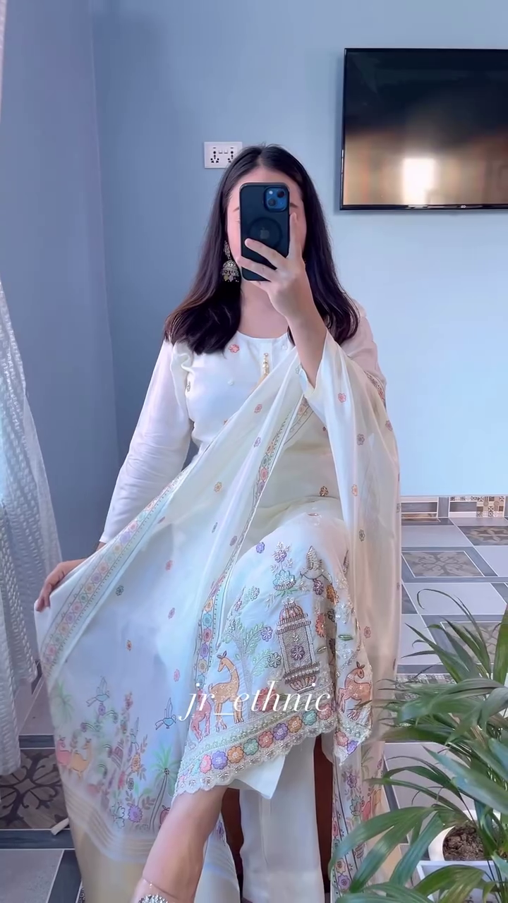 ✨ Ivory Pastel Paradise Suit Set – Hand-Embroidered Royal Elegance Edition ✨ A dreamy ethnic outfit crafted for women who adore soft colours, delicate detailing, and timeless grace. 🤍🌿✨