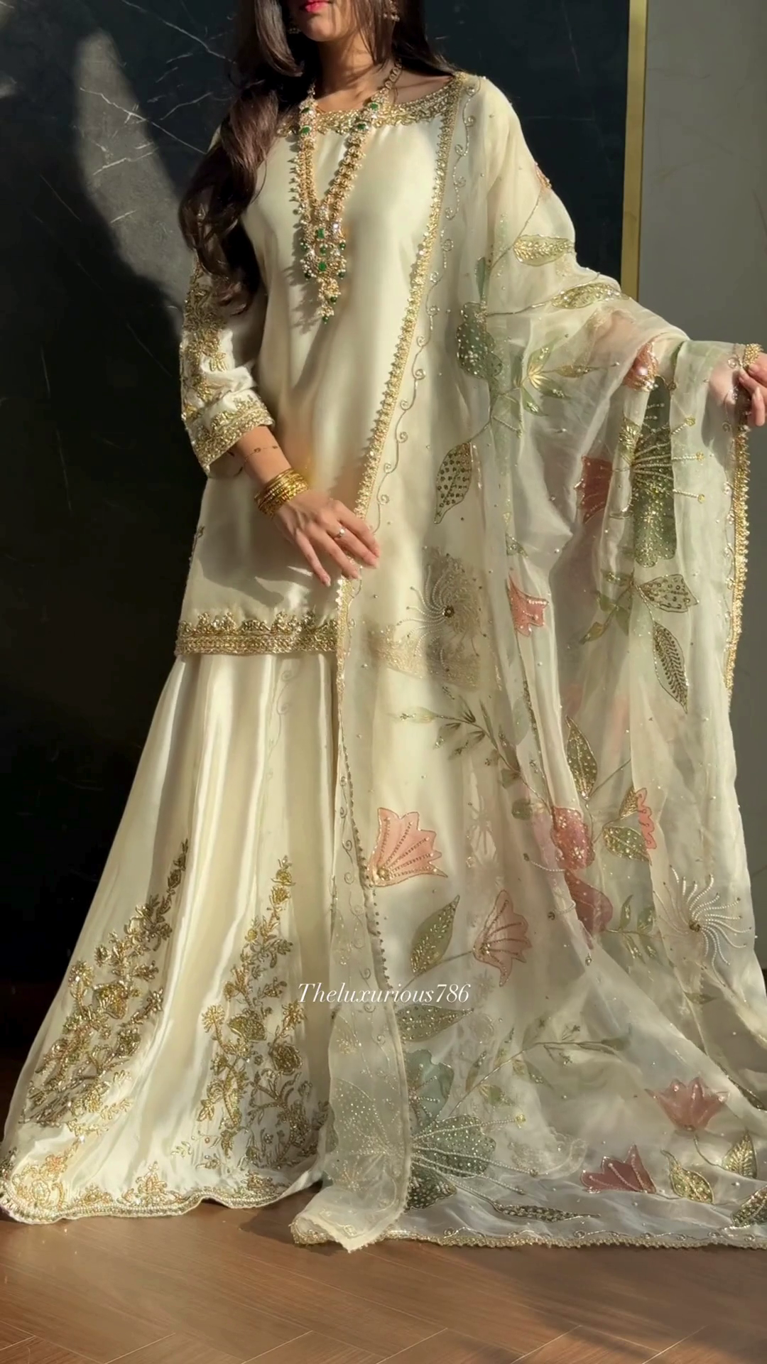 ✨🌿 “Royal Bloom Hand-Embroidered Organza Suit – A Masterpiece of Luxury & Grace” 🌿✨