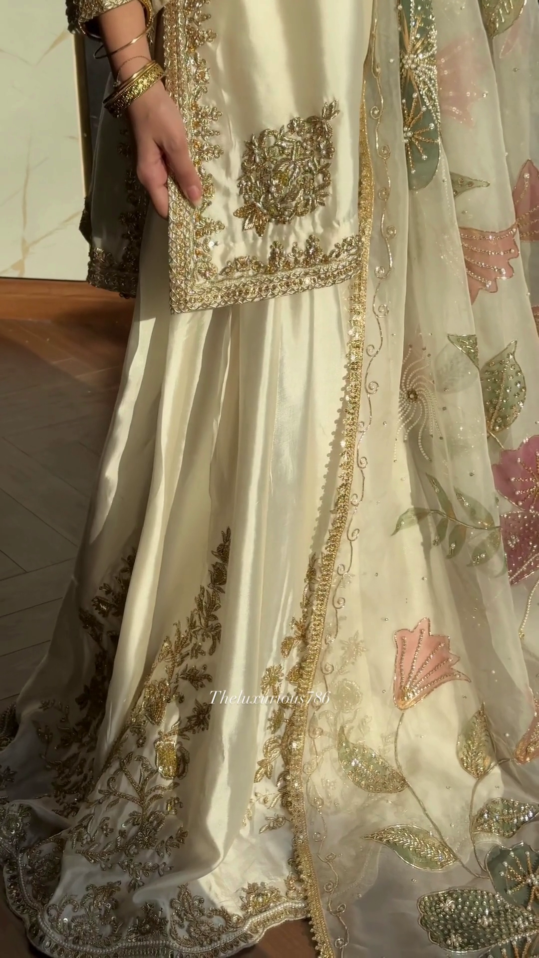 ✨🌿 “Royal Bloom Hand-Embroidered Organza Suit – A Masterpiece of Luxury & Grace” 🌿✨