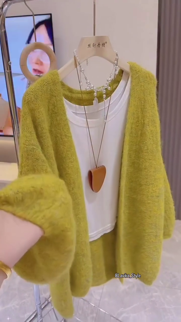 🌿✨ "SoftCloud Cozy Fluffy Cardigan Set – The Ultimate Warm & Chic Outfit" ✨🌿