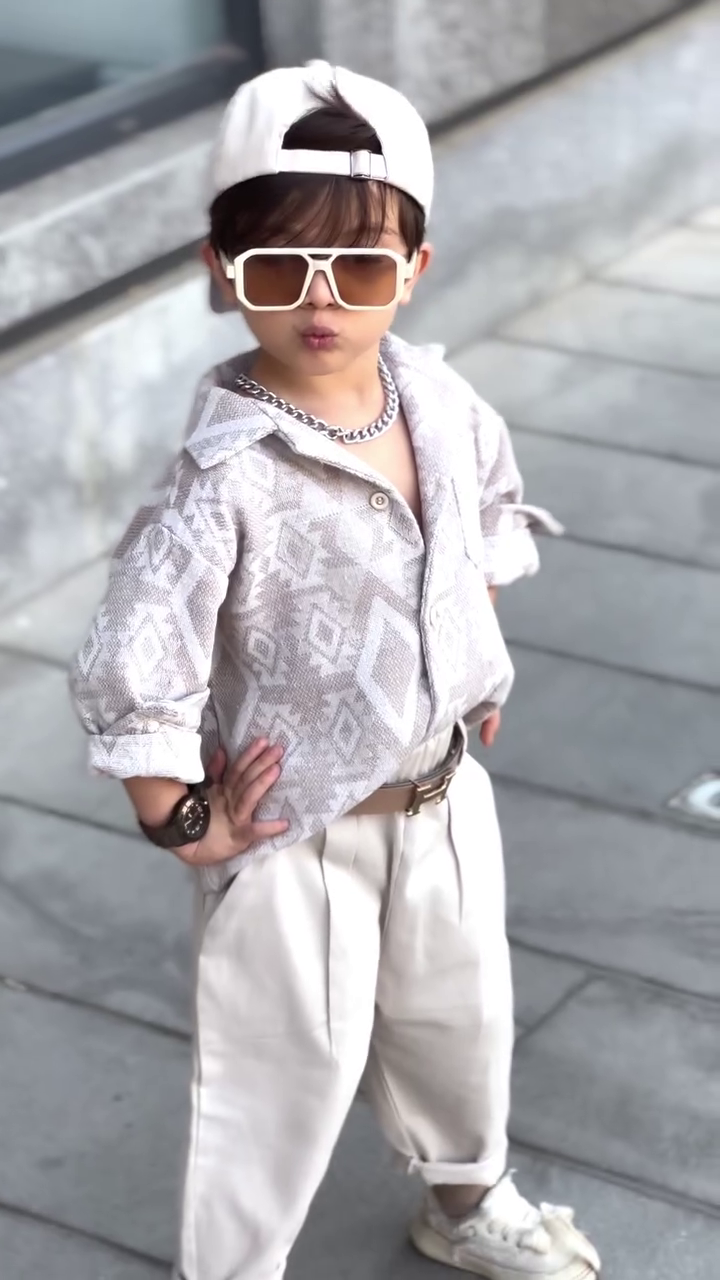 😎👑 “Luxury Mini Fashion Icon Set – Premium Boys Designer Street Outfit” 👑😎