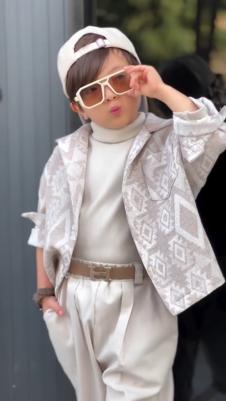 😎👑 “Luxury Mini Fashion Icon Set – Premium Boys Designer Street Outfit” 👑😎