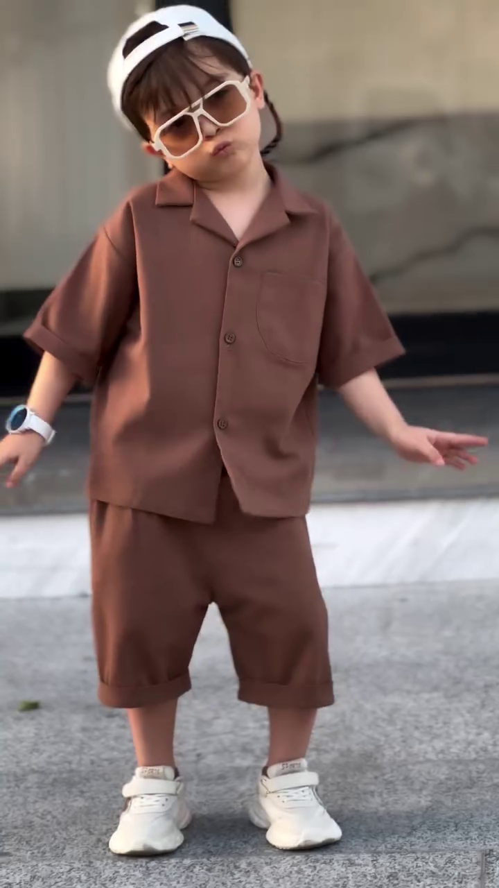 🍫😎 “Choco Cool Mini Boy Co-Ord Set – Premium Summer Streetwear Outfit” 😎🍫