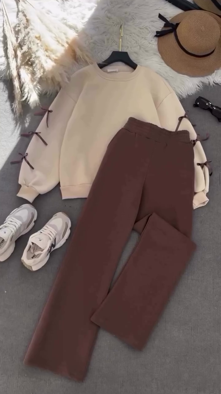 ✨ Cozy Ribbon-Sleeve Sweatshirt & Comfort-Fit Trouser Set – Elegant, Soft & Perfect for Everyday Style! ✨