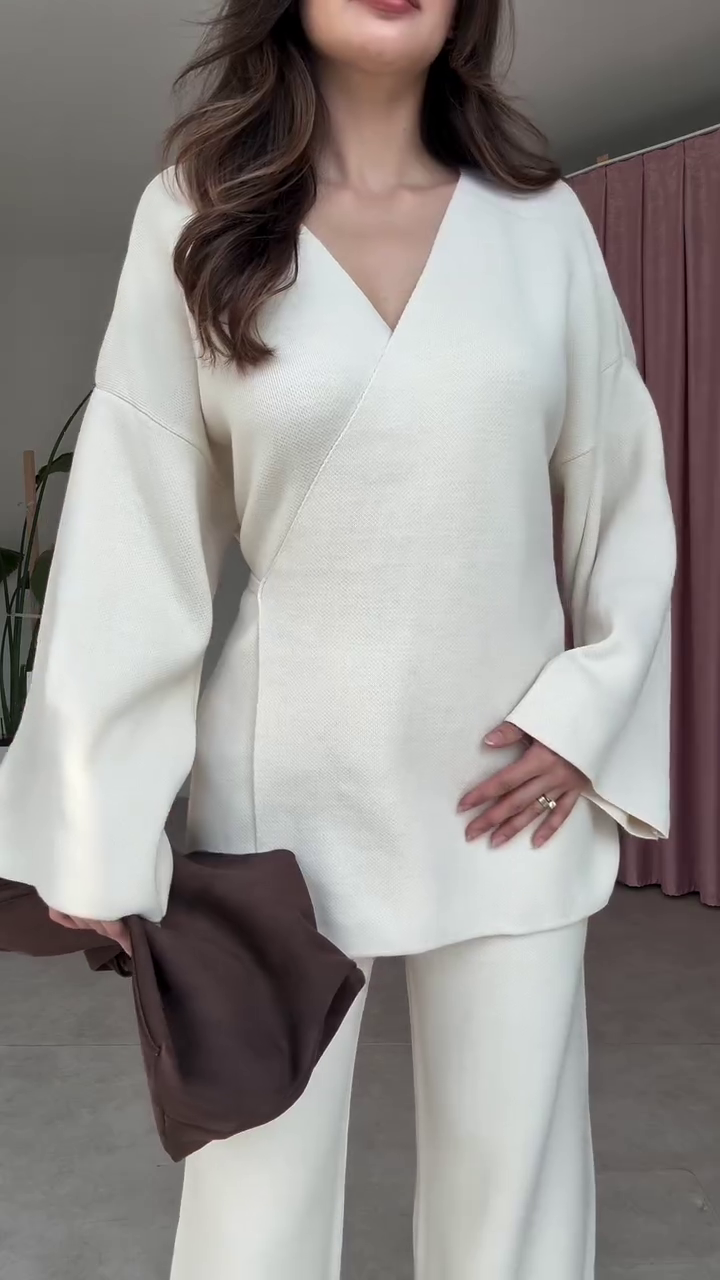 ✨🩶 “Luxury Wrap Knit 2-Piece Set – Cozy Elegance Redefined!” 🩶✨  Soft • Stylish • Minimal • Available in XXS–XXL + Multiple Colours & Designs