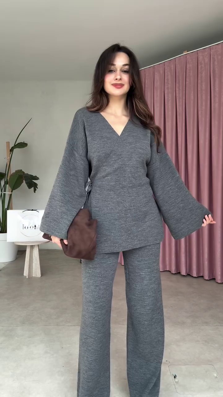 ✨🩶 “Luxury Wrap Knit 2-Piece Set – Cozy Elegance Redefined!” 🩶✨  Soft • Stylish • Minimal • Available in XXS–XXL + Multiple Colours & Designs