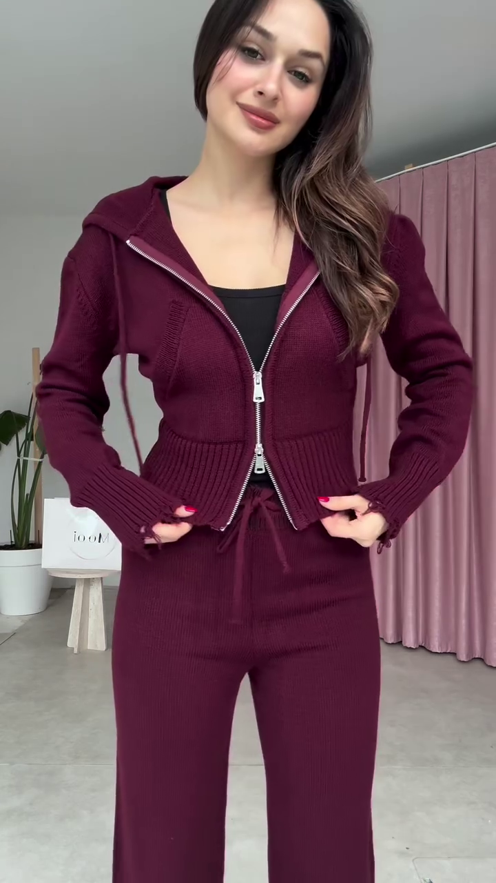 🍷✨ “Plush Luxe Knitwear Co-ord Set – Winter Chic Edition” ✨🍷  Available in Sizes XXS–XXL + Multiple Colours & Designs