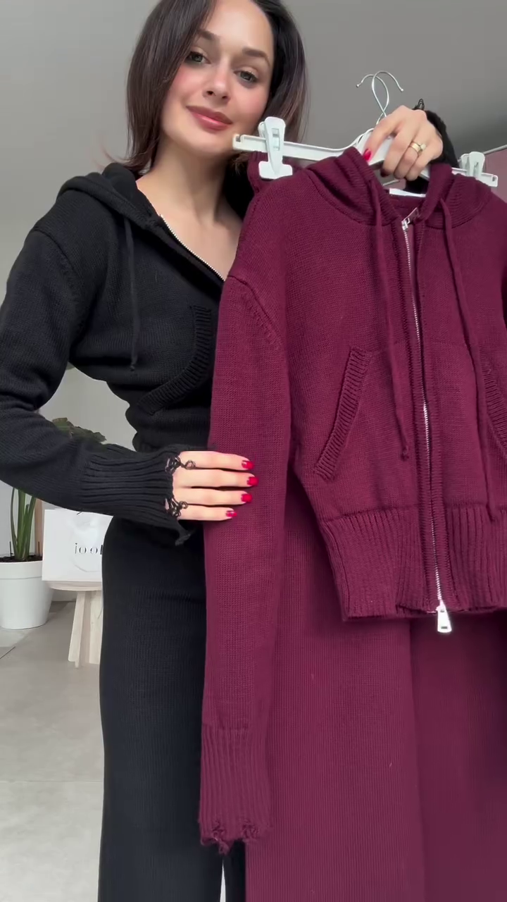 🍷✨ “Plush Luxe Knitwear Co-ord Set – Winter Chic Edition” ✨🍷  Available in Sizes XXS–XXL + Multiple Colours & Designs