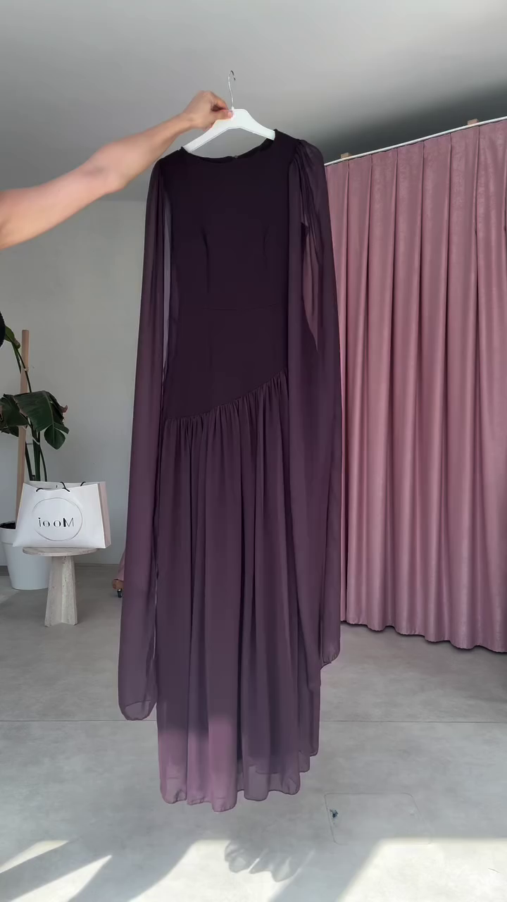 👑✨ “Royal Aura Cape Gown – Elegant Evening Luxury Dress” ✨👑  Available in Multiple Designs, Colours & Sizes XXS–XXL