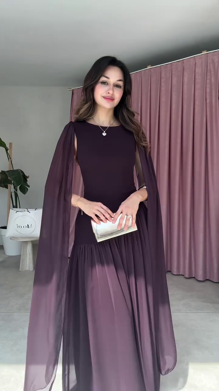 👑✨ “Royal Aura Cape Gown – Elegant Evening Luxury Dress” ✨👑  Available in Multiple Designs, Colours & Sizes XXS–XXL