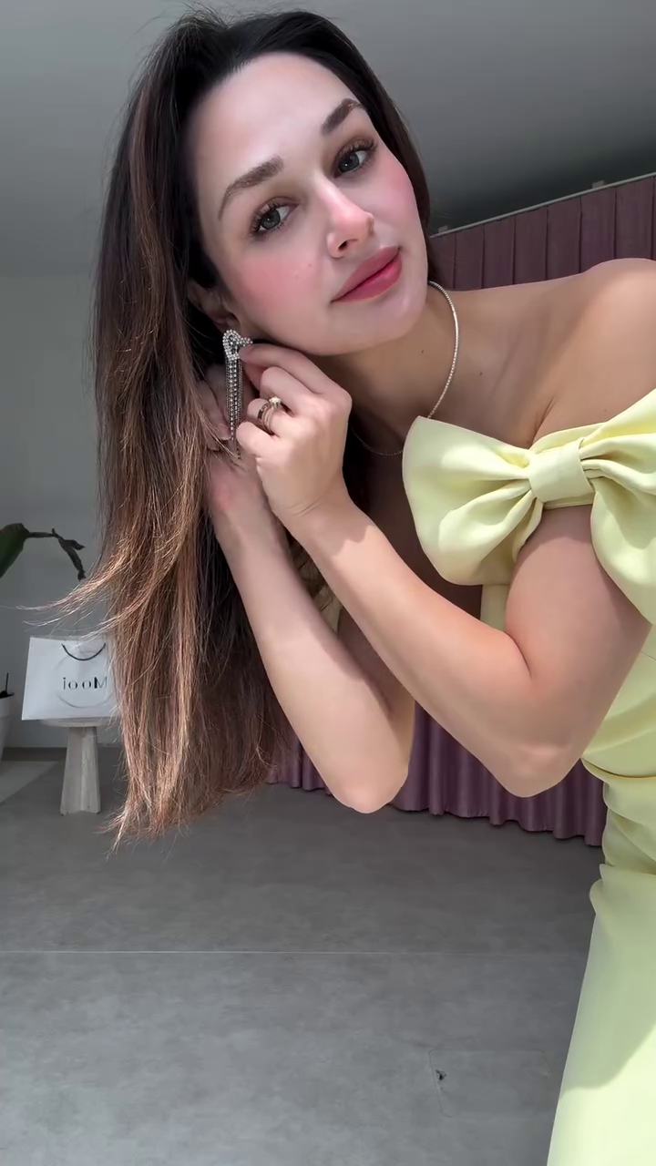🍋✨ “Buttercup Bow Elegance Gown – The Dreamy Off-Shoulder Statement Dress” ✨🍋  Available in multiple colours, designs & sizes from XXS to XXL
