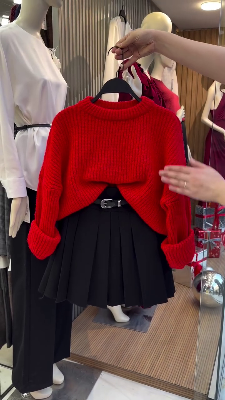 ❤️ Scarlet Chic Knit & Pleated Skirt Co-Ord Set – Bold Winter Elegance | XXS–XXL ✨