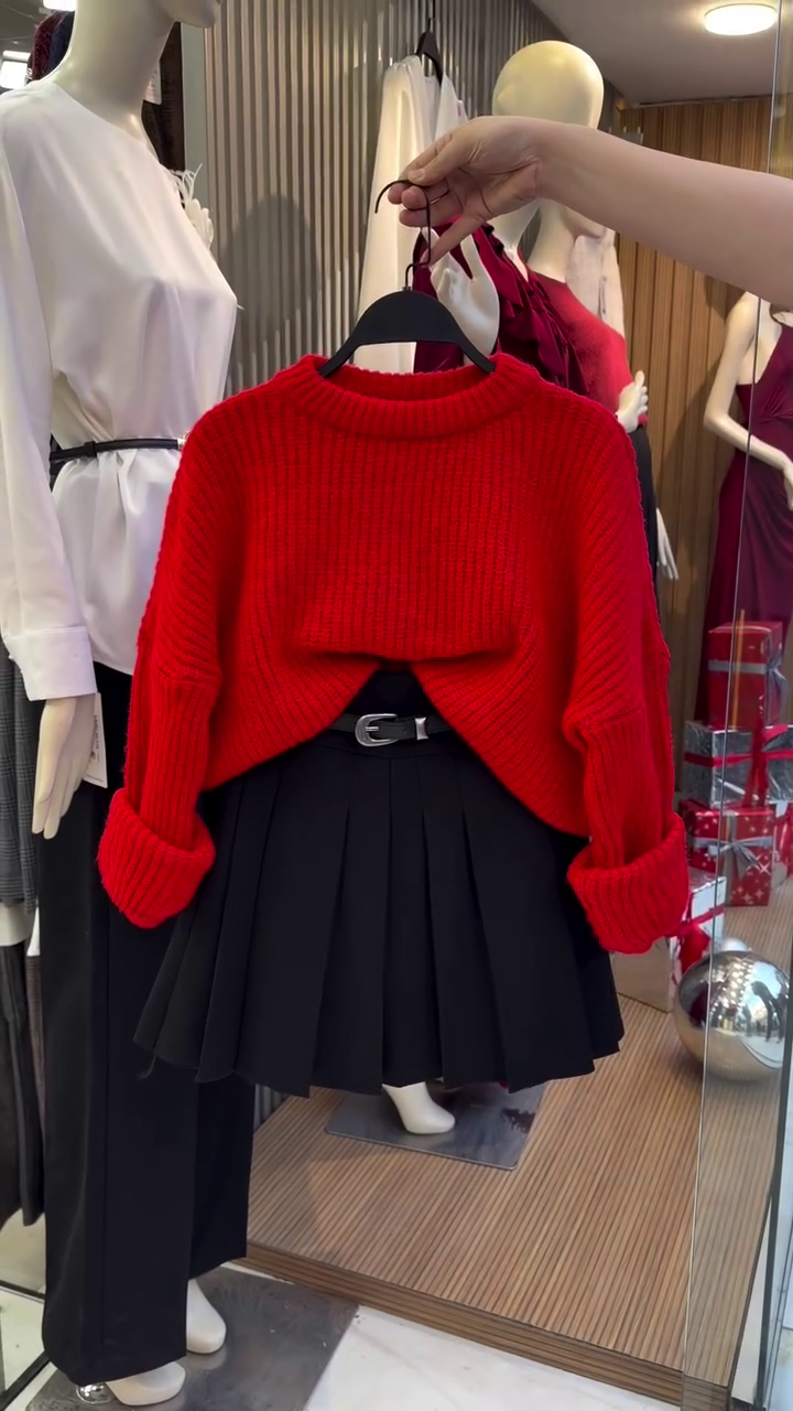 ❤️ Scarlet Chic Knit & Pleated Skirt Co-Ord Set – Bold Winter Elegance | XXS–XXL ✨