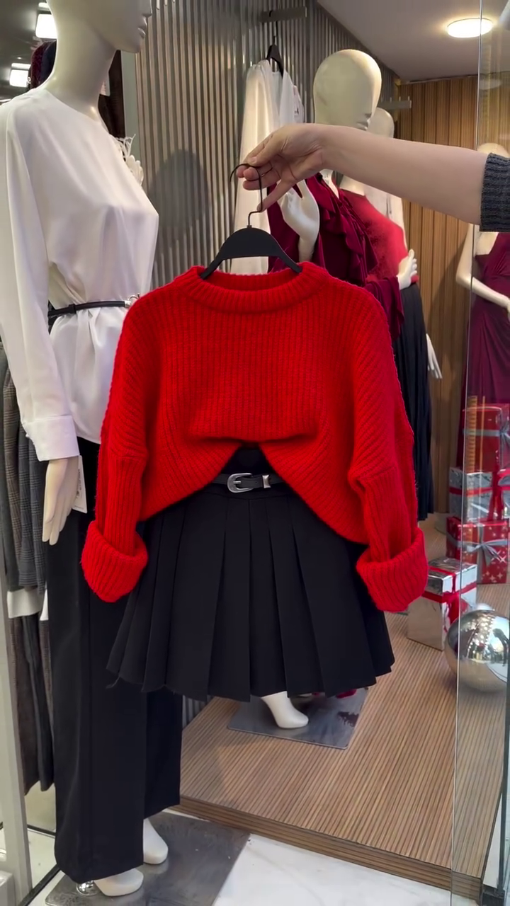 ❤️ Scarlet Chic Knit & Pleated Skirt Co-Ord Set – Bold Winter Elegance | XXS–XXL ✨