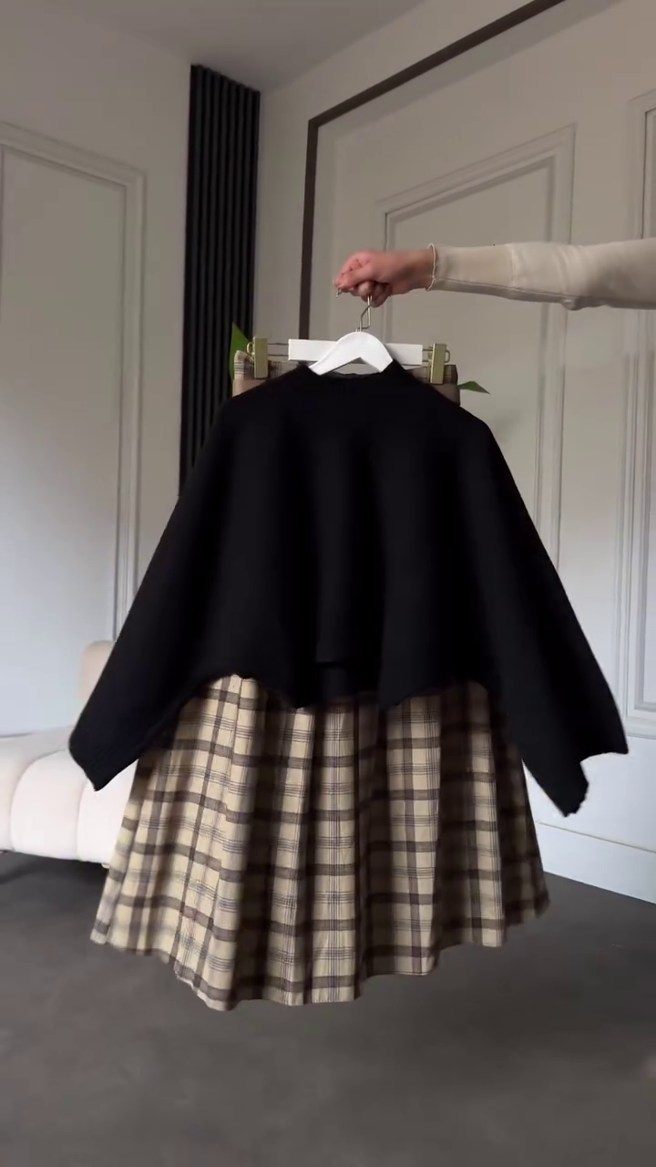 🍷 Burgundy Elegance Cape Sweater & Plaid Skirt Set – Cozy Luxe Statement | XXS–XXL ✨