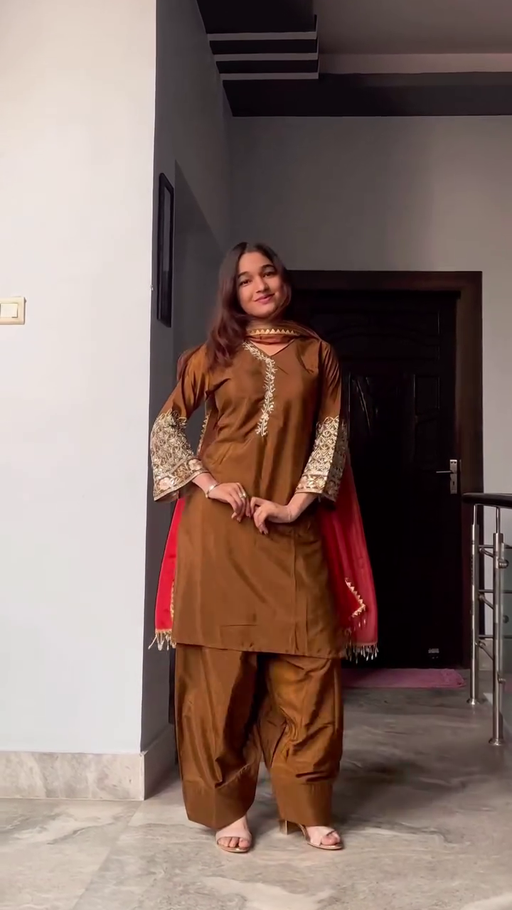 🌸 Elegant Embroidered Ethnic Suit Set – Timeless Grace Collection 🌸