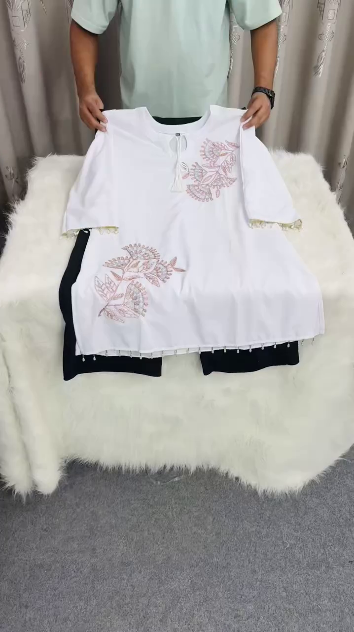 ✨ Chic Floral Embroidered Kurta Set – Minimal Elegance Edit ✨