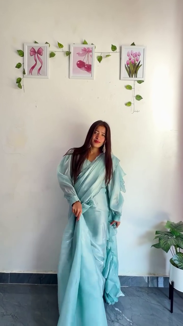 🌸 Blush Breeze Tassel Saree – Soft Glam Ethnic Collection 🌸