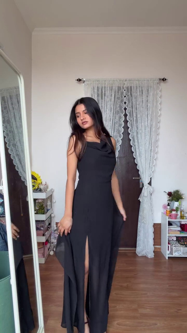 🖤 Midnight Muse Slit Maxi Dress – Effortless Glam Collection 🖤