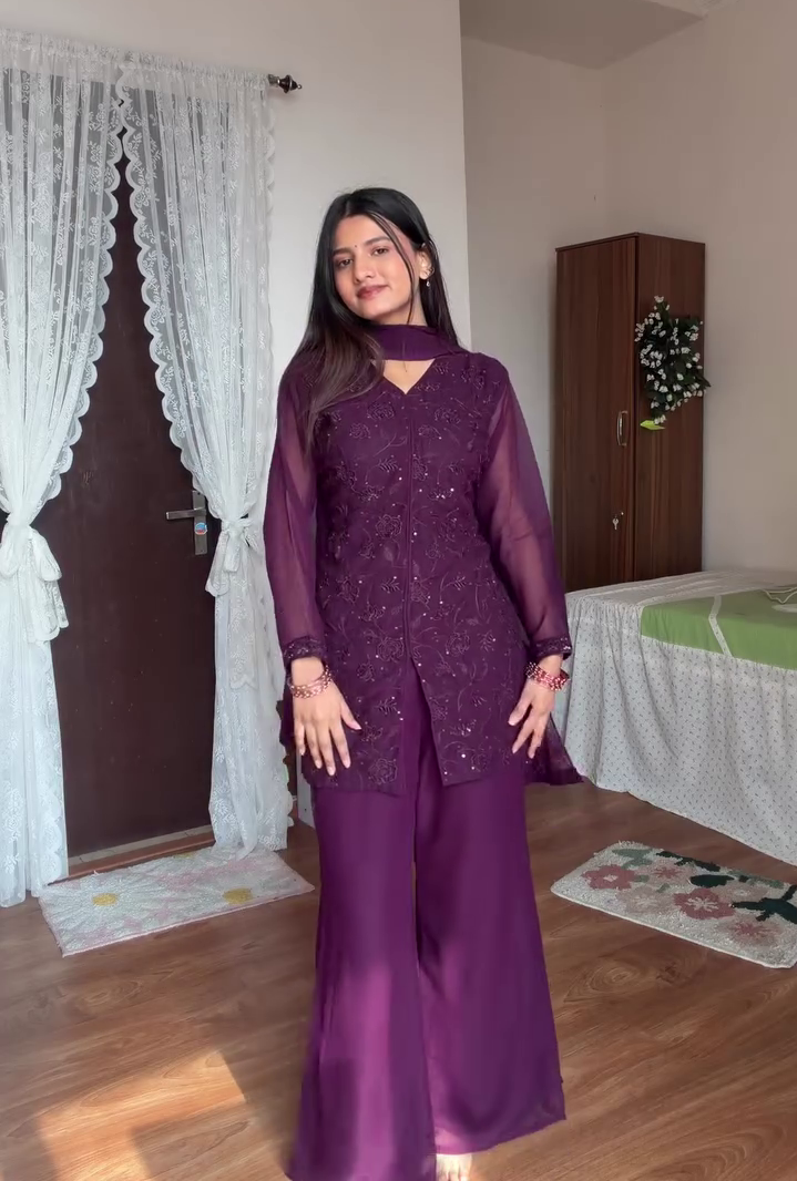🖤 Noir Elegance Embroidered Kurta Set – Timeless Luxe Collection 🖤