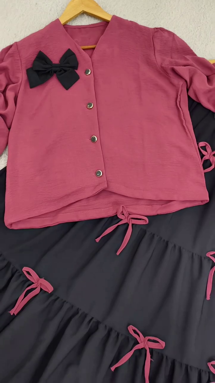 “Rosé Bow Charm Coord Set 🎀💖 | Buttoned Top & Tiered Skirt Set”