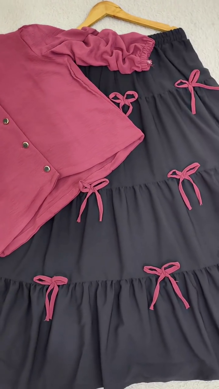 “Rosé Bow Charm Coord Set 🎀💖 | Buttoned Top & Tiered Skirt Set”