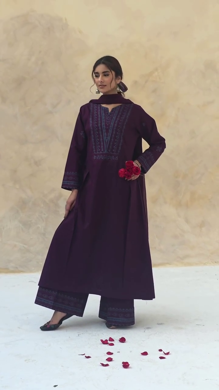 “Royal Plum Grace Suit Set 💜✨ | Elegant Embroidered Kurta with Dupatta”