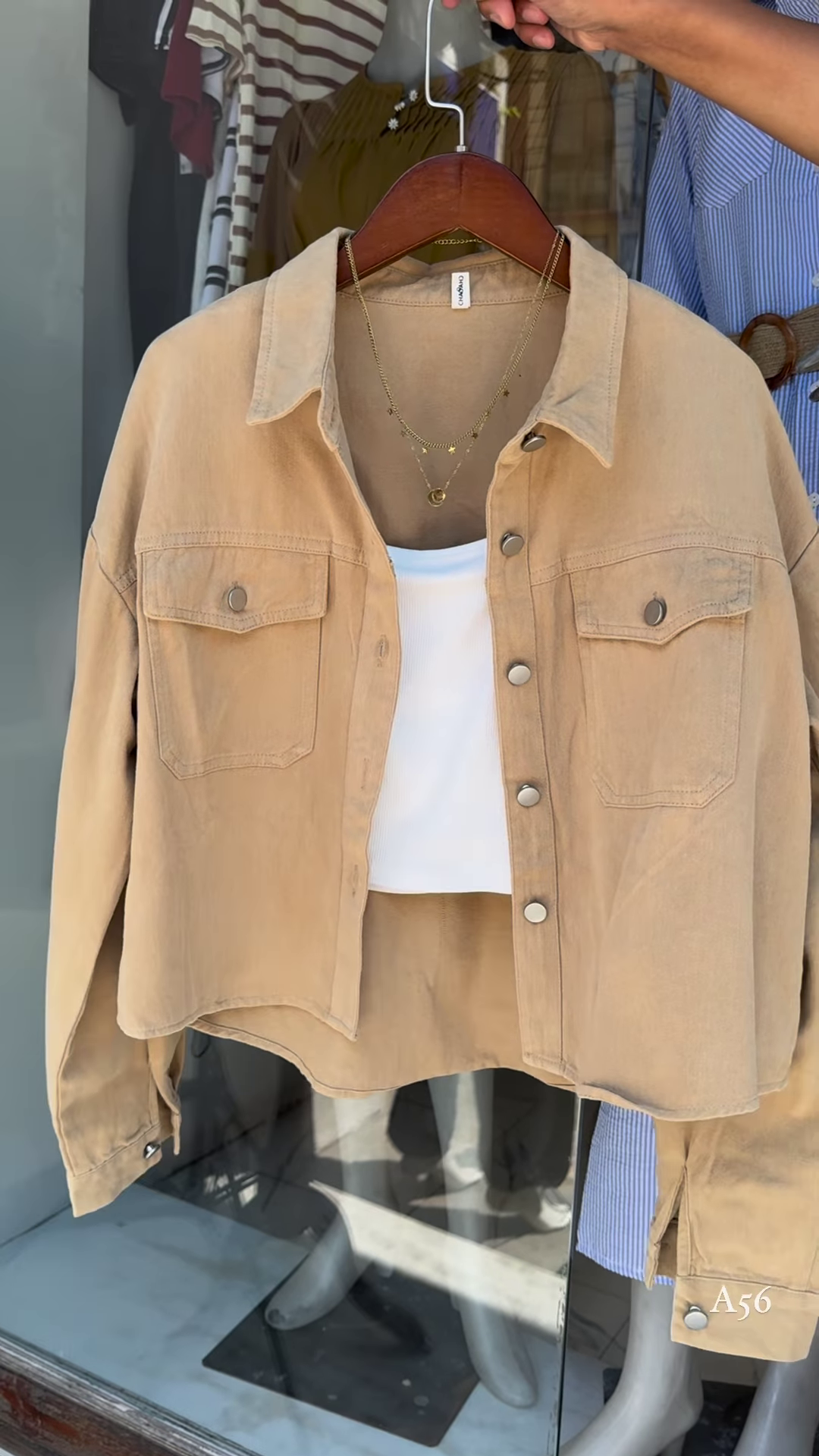 Trendy Cropped Denim Shirt β Casual Chic π - Image 2