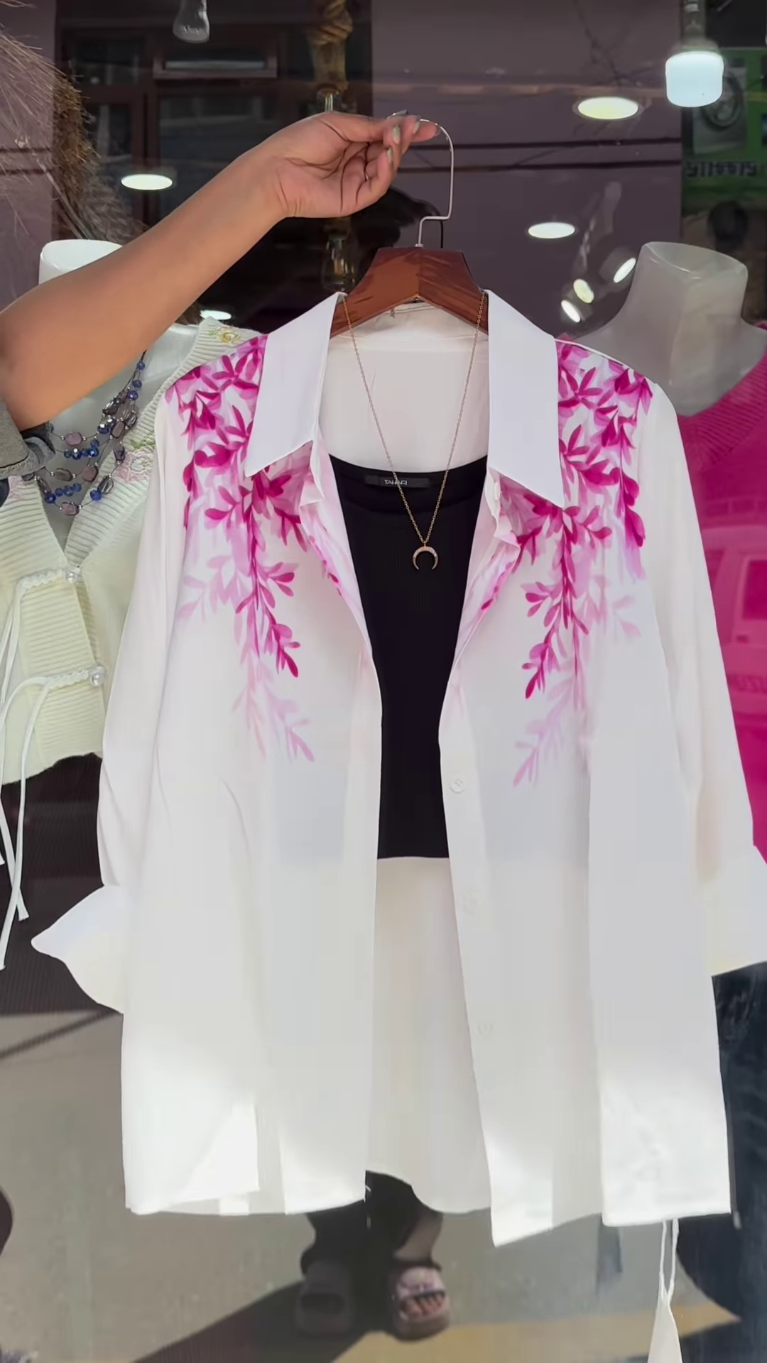 ๐ฟ Elegant Floral Embroidered Shirt โ Available in 3 Colors! ๐ฟ - Image 4