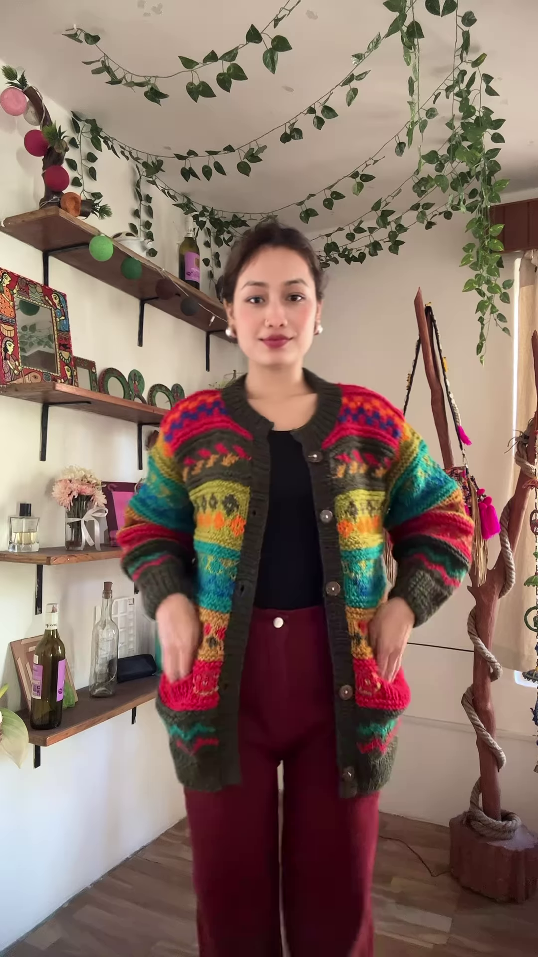 Cozy Hand-Knit Cardigan – A Touch of Timeless Elegance