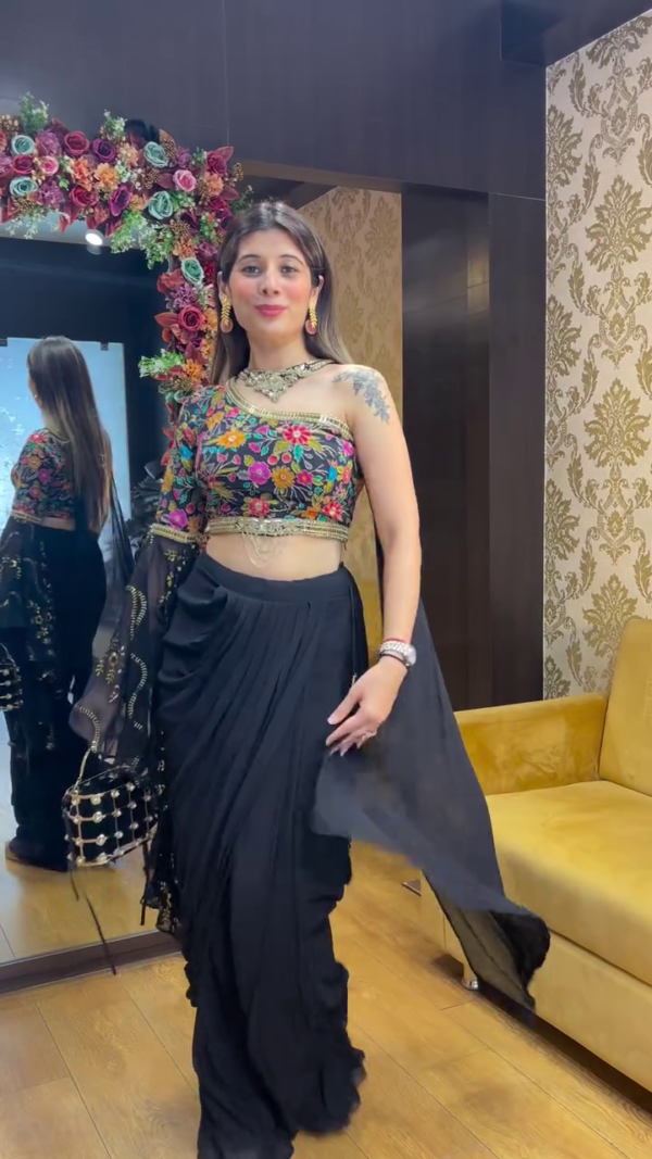 Midnight Glam: Black Pre-Draped Saree with Floral One-Shoulder Blouse - Image 7