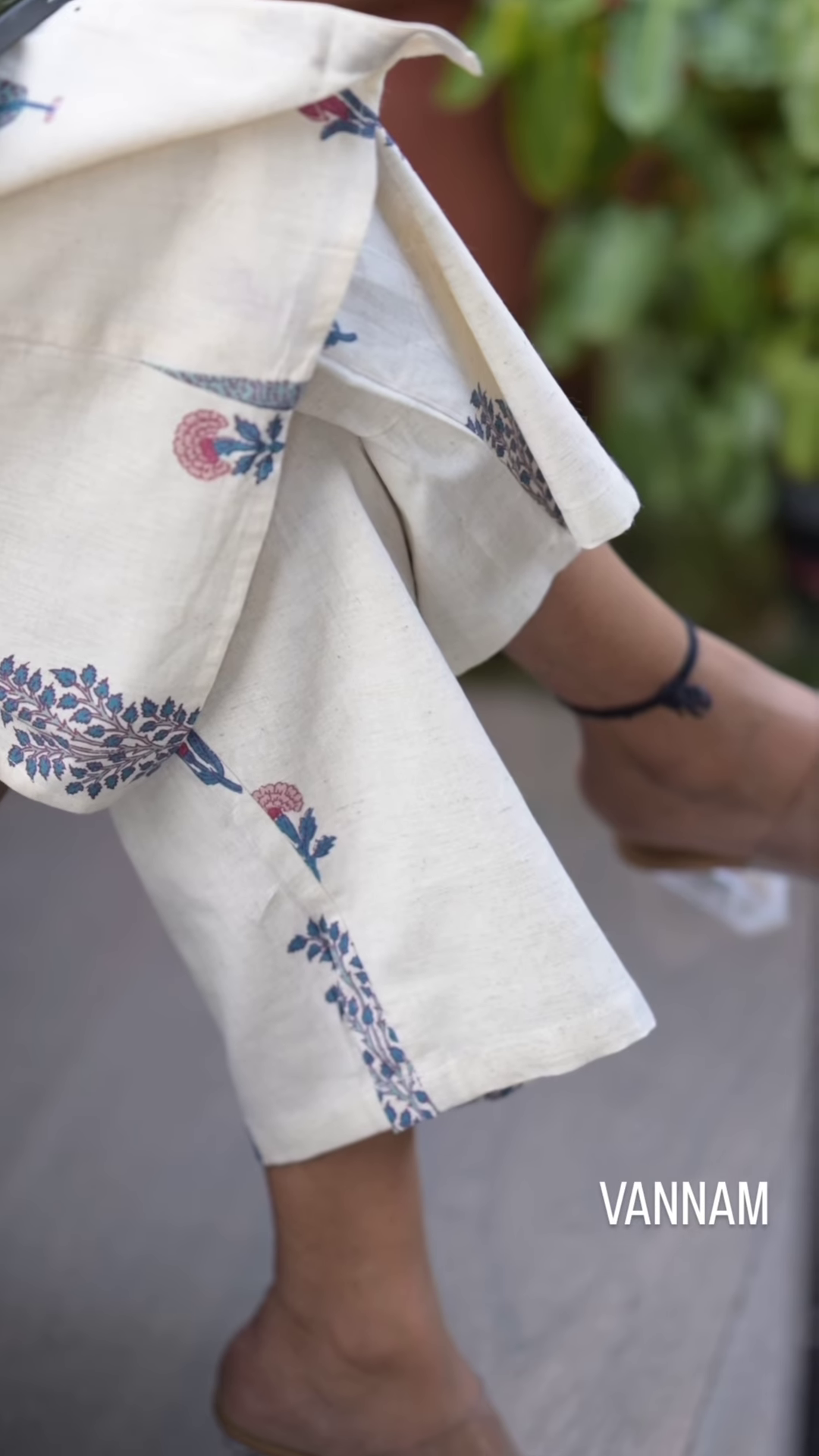 Elegant Off-White Printed Kurti Set – 4 Colors, 3-Piece Collection - Image 2