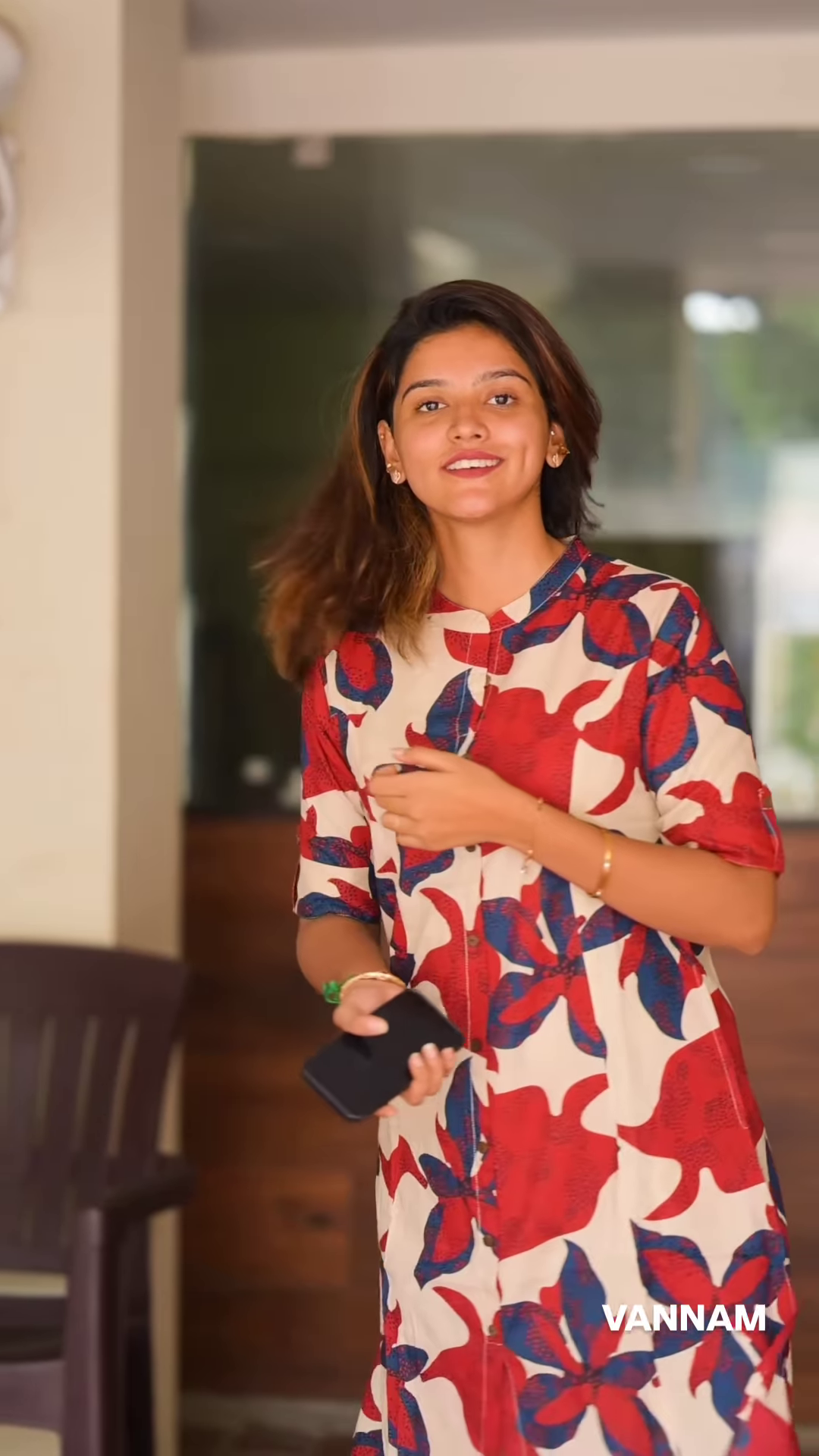 Vibrant Red & Blue Floral Kurti Set – Chic & Comfortable Ethnic Wear