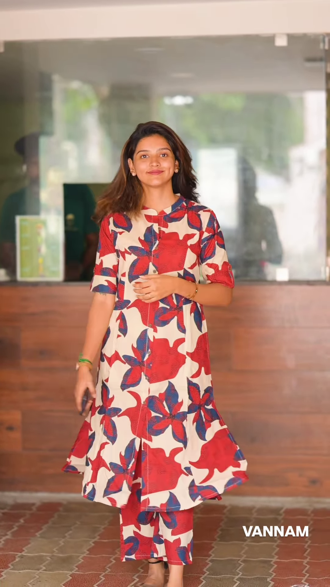 Vibrant Red & Blue Floral Kurti Set – Chic & Comfortable Ethnic Wear - Image 4