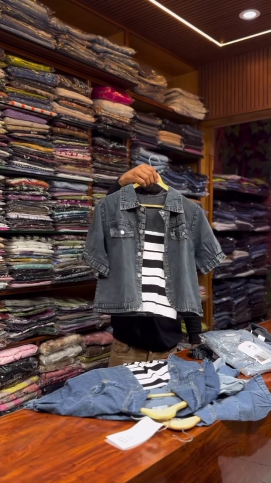 Classic Denim Button-Down Shirt with Chest Pocket and Long Sleeves for Men