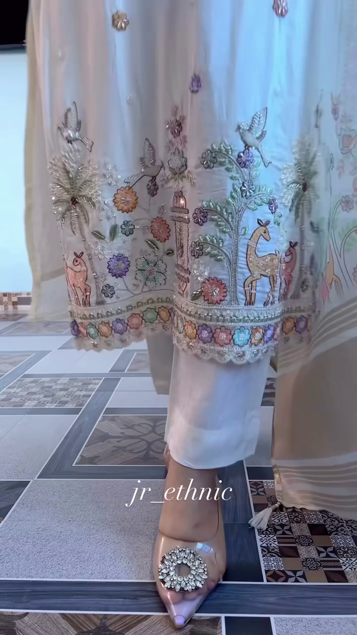 Embroidered Ethnic Set | Festive Wear Kurti Set | Ethnic Wear | Party Wear V-Neck Kurta Set | - Image 5