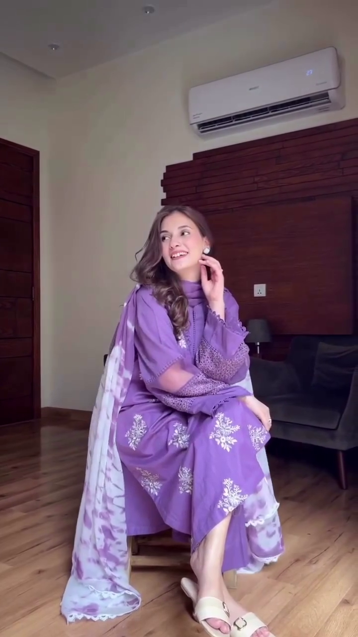 DESIGNER WEAR EXCLUSIVE SUIT IN ROMAN SILK FABRIC TOP AND PANT WITH SILVER CHIFFON - Image 2