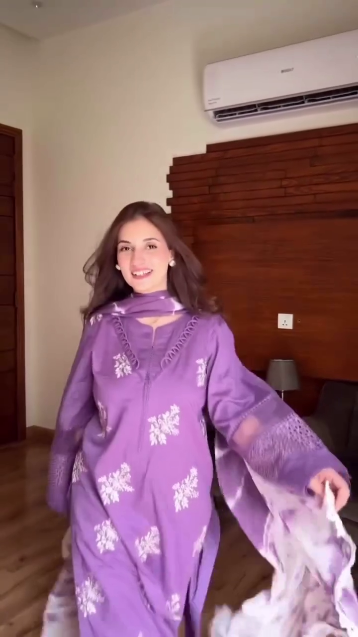 DESIGNER WEAR EXCLUSIVE SUIT IN ROMAN SILK FABRIC TOP AND PANT WITH SILVER CHIFFON - Image 4