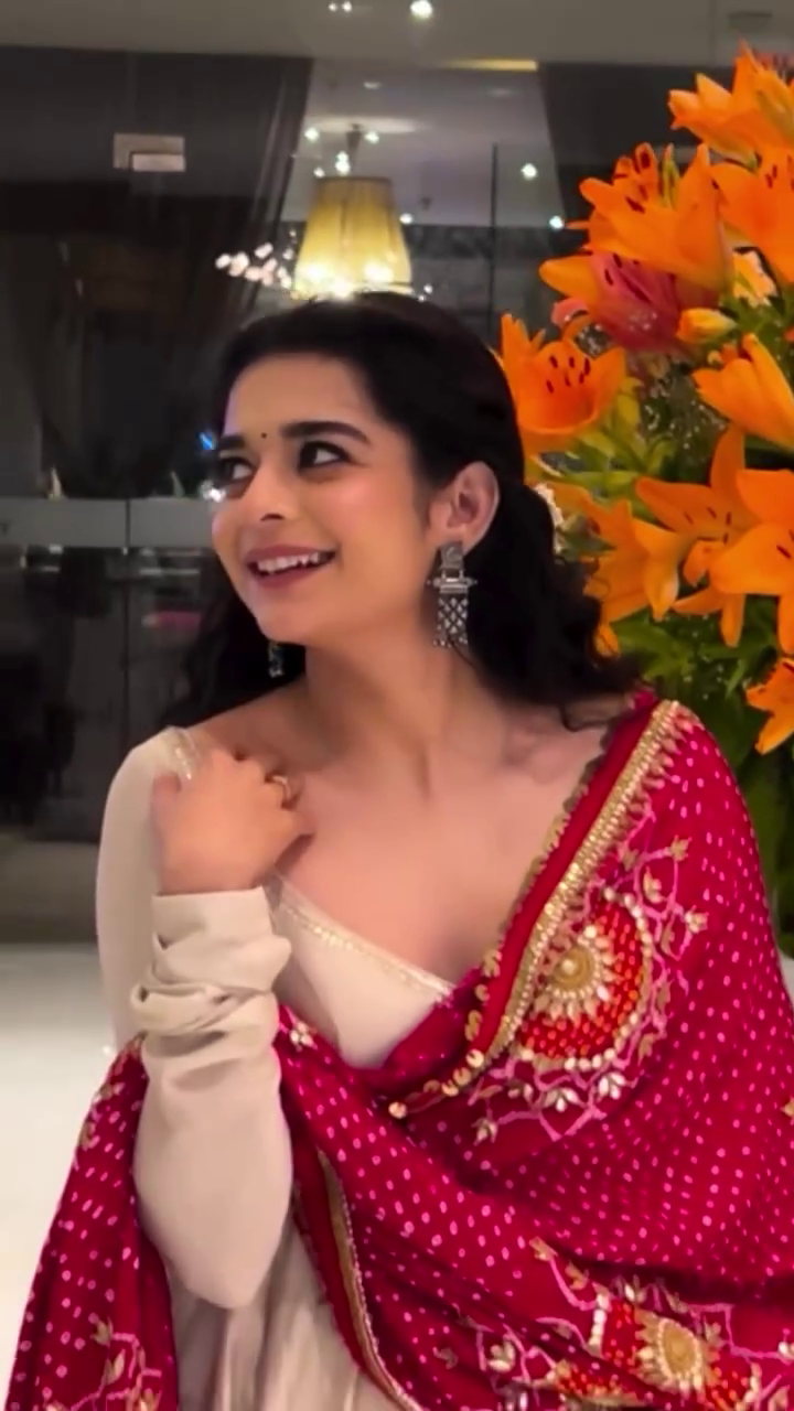 Fully Flair White Color Gown With Digital Printed Dupatta - Image 2